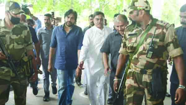 పవన్‌ తిరుగు ప్రయాణం