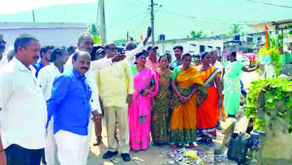 రామకృష్ణాపురంలో ఎమ్మెల్యే పర్యటన