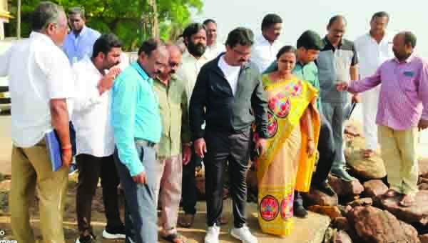 వార్డుల్లో జివిఎంసి కమిషనర్‌ పర్యటన