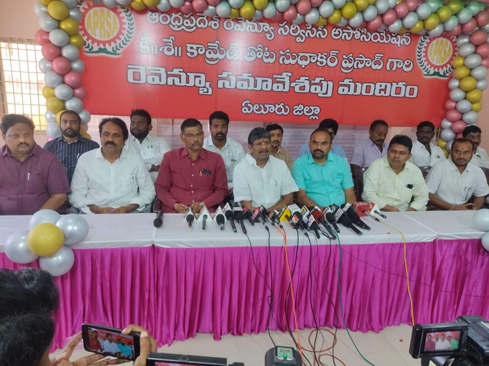 రీ సర్వేపై ఒత్తిడి తగదు