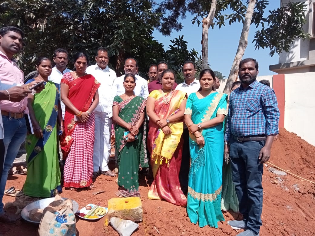 పేద విద్యార్థుల బంగారు భవిష్యత్‌ లక్ష్యం