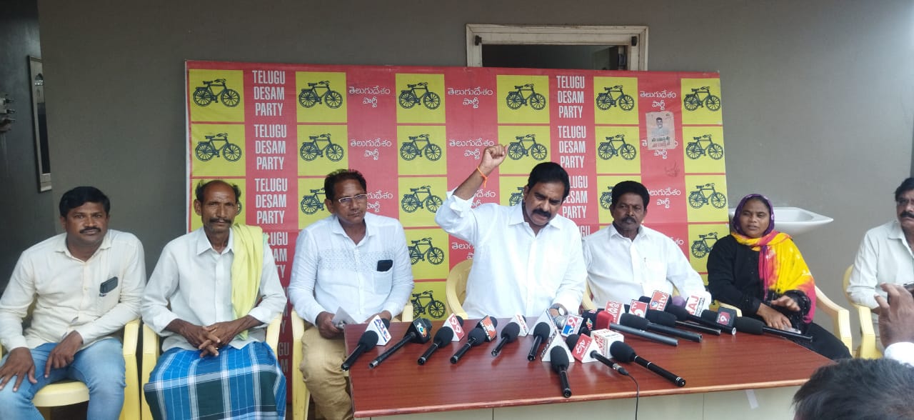 రైతుల పాదయాత్రపై విషప్రచారం : దేవినేని