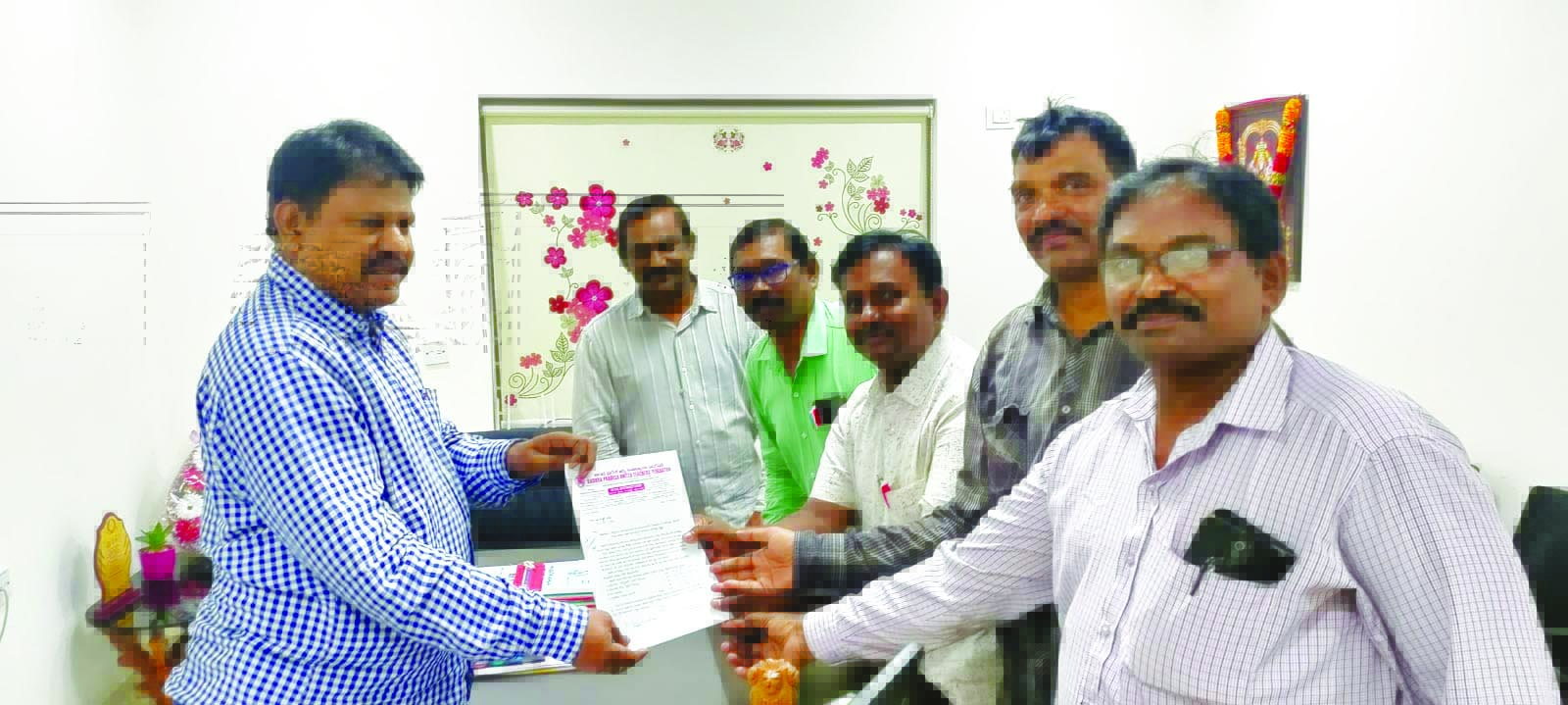 ఉపాధ్యాయుల సమస్యలు పరిష్కరించండి