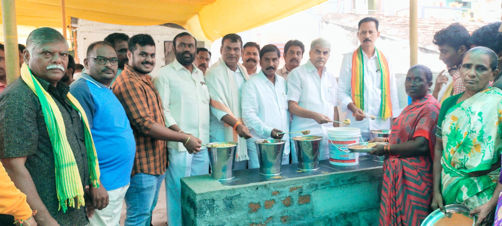అన్నా క్యాంటీన్‌లో అన్నదానం