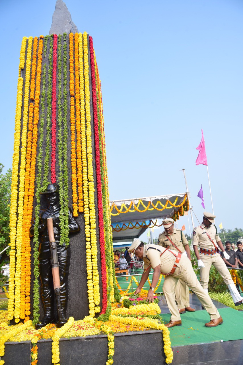 నేటి నిశ్చింత జీవితం అమరవీరుల త్యాగఫలం