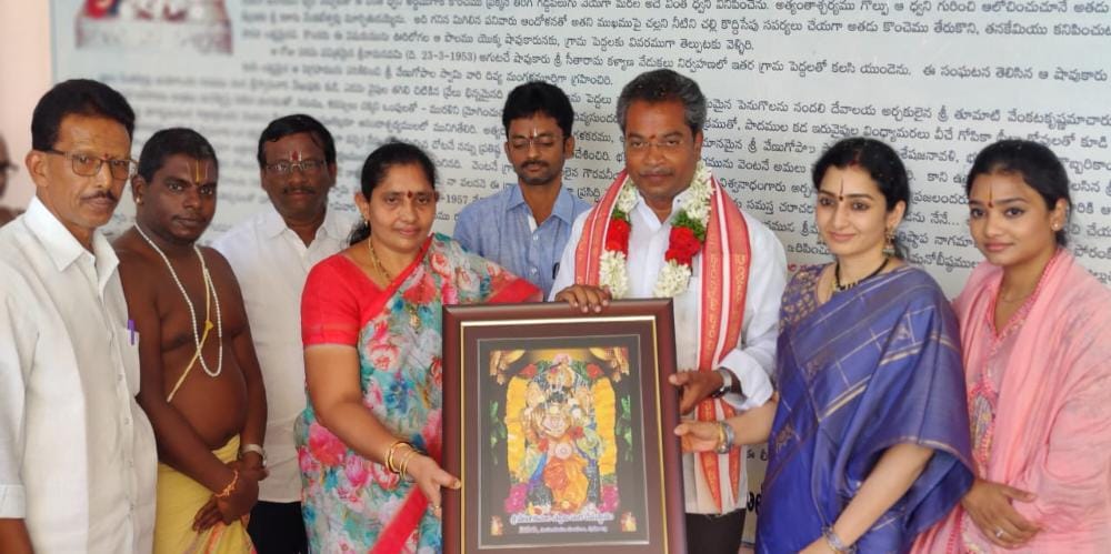 వేణుగోపాల స్వామినిదర్శించుకున్న ఎమ్మెల్యే