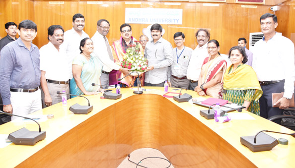 ఎయులో ఆర్‌ఐఎన్‌ఎల్‌ చెయిర్‌ ప్రొఫెసర్‌ 