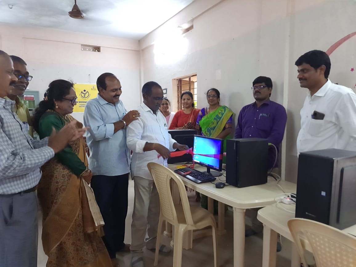 బాలికలకు ఉచిత కంప్యూటర్‌ శిక్షణ