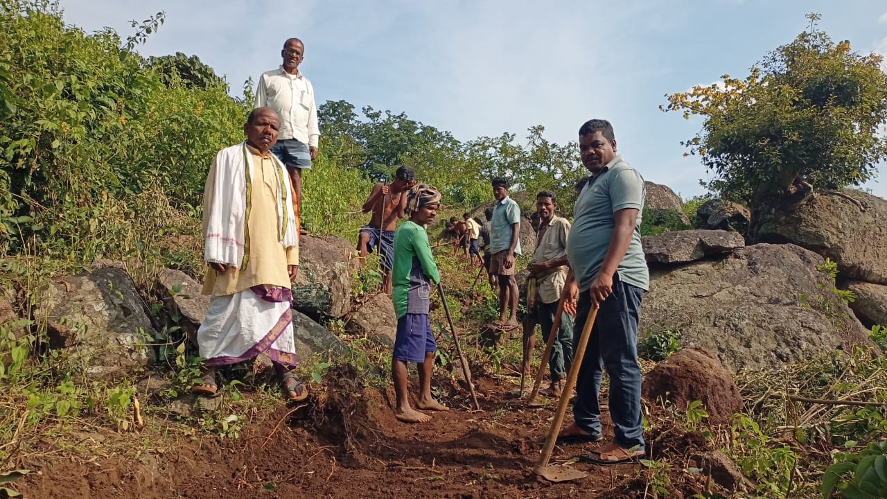 సిపిఎం సర్పంచ్‌ చొరవతో చిట్టెంపాడు జలపాతానికి తాత్కాలిక రోడ్డు