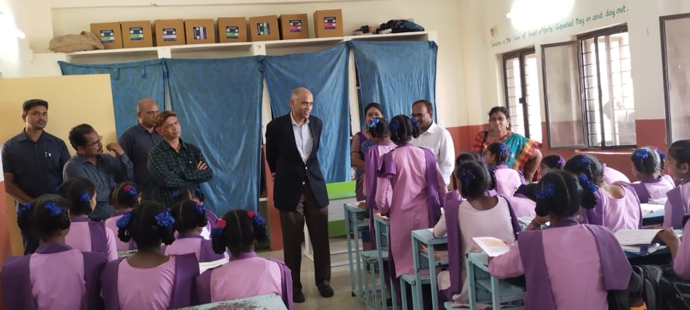 కెజిబివి పాఠశాలను జర్మన్‌ బృందం సందర్శన