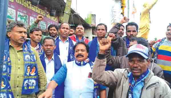 కాన్షీరామ్‌కు ఘన నివాళి