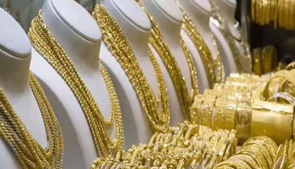 Gold-reduced-by-Rs-276