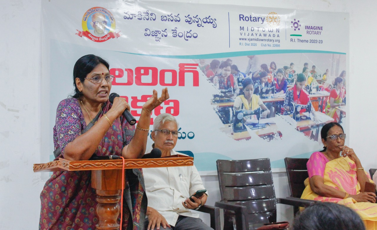 వృత్తి నైపుణ్యం ద్వారా ఆర్థిక భరోసా