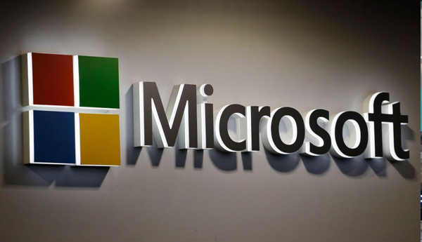 Over-1000-people-at-Microsoft