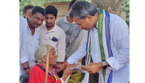 mla vasantha visit on rudravaram