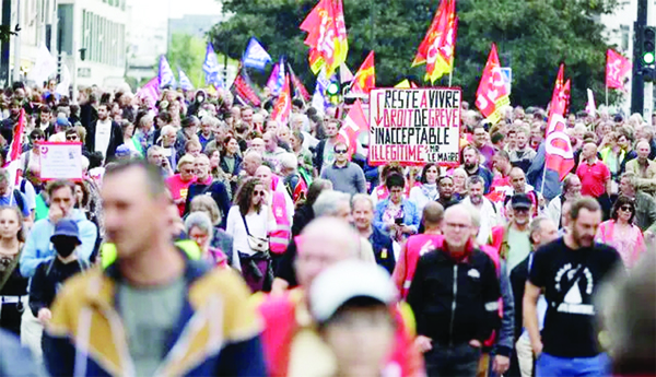 The-working-world-of-France-which-has-moved