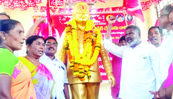 మాజీ ఎమ్మెల్యే దేముడుకు నివాళి