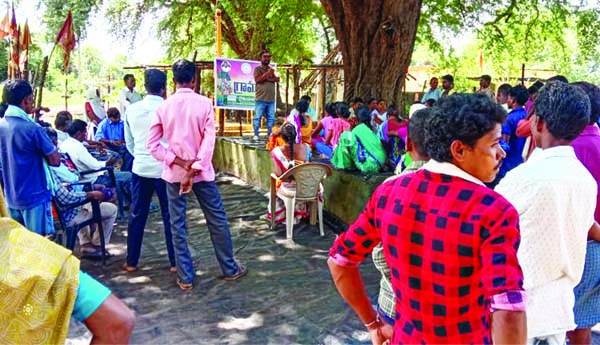 గ్రామసభలో సమస్యలపై నిలదీత