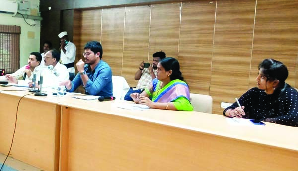 ఆశ్రమ విద్యార్థులకు తాజా ఆహార పదార్ధాలు అందించాలి