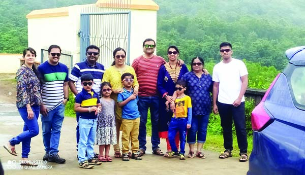 సీలేరు పరిసరాల్లో పర్యాటకుల సందడి