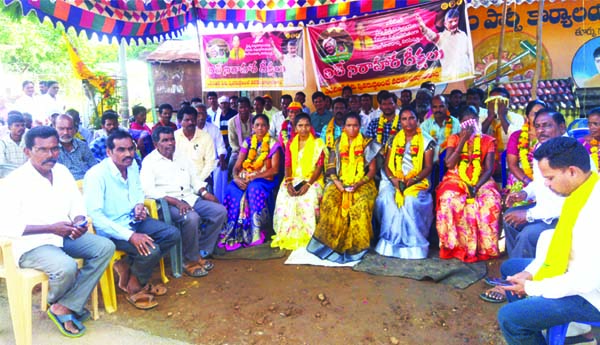 ఎన్టీఆర్‌ పేరు తొలగించడంపై టిడిపి నిరాహార దీక్ష