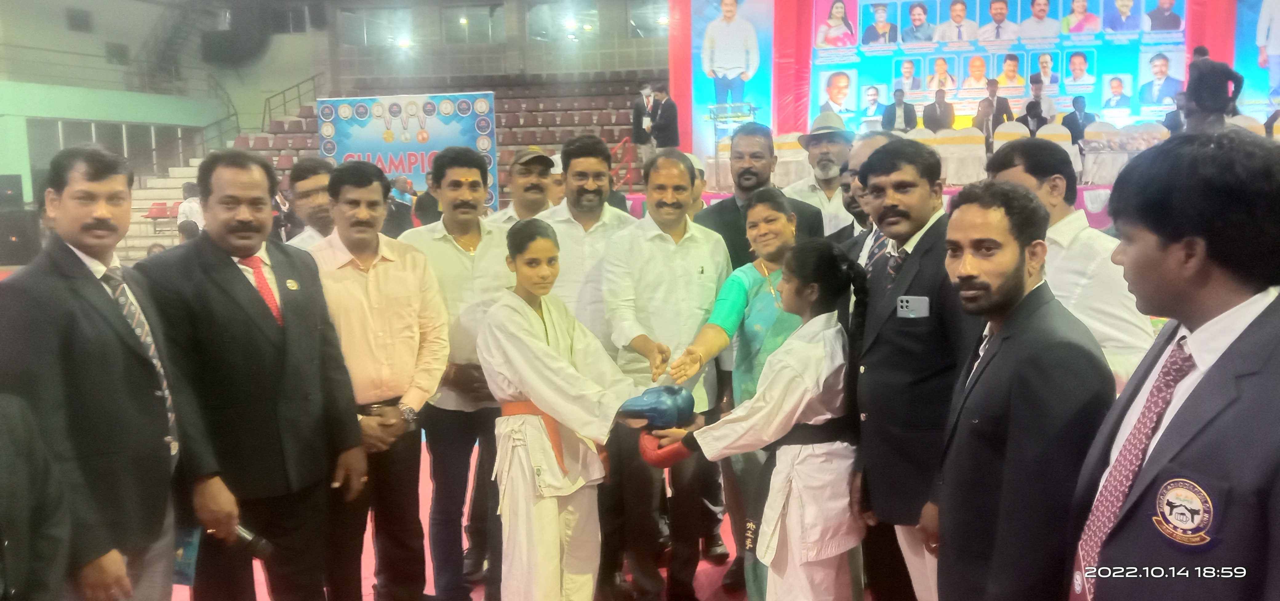 క్రీడలతో ఉన్నత శిఖరాలు