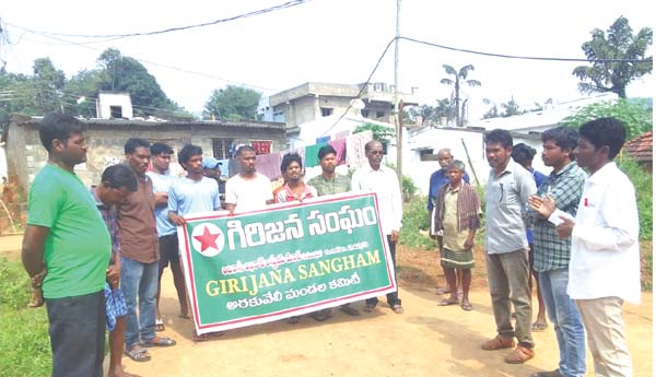 ఎస్టీ జాబితాలో చేరిస్తే పోరాటం