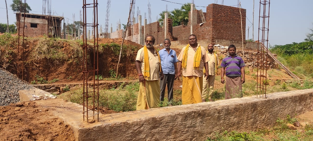 అనర్హుల ఇళ్ల స్థలాలపై చర్యలేవి?