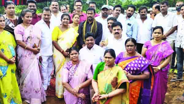 రైతుబజార్‌ నిర్మాణానికి శంకుస్థాపన