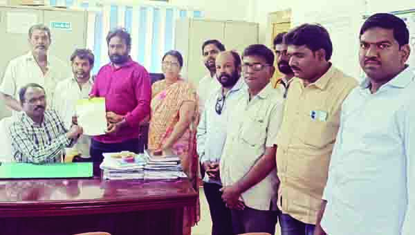 సమస్యలపై జోనల్‌ కమిషనర్‌కు వినతి