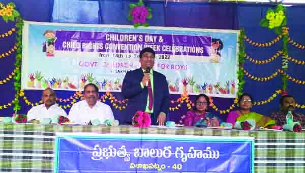 విలువలతో కూడిన విద్యనందించాలి : బులికృష్ణ