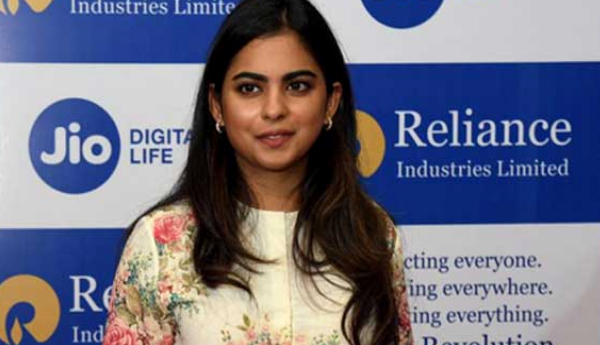 కవలలకు జన్మనిచ్చిన ఈశా అంబానీ