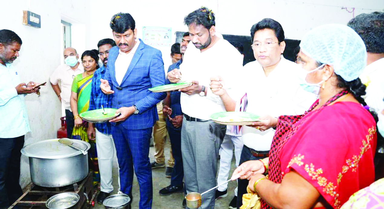 ఆహార పంపిణీలో ప్రమాణాలు పాటించాలి