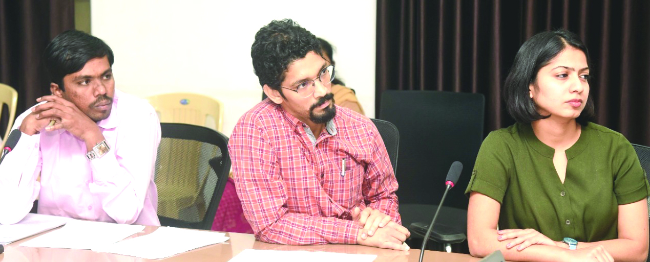 కొత్త పోలింగ్‌ స్టేషన్ల ఏర్పాటుపై చర్చ