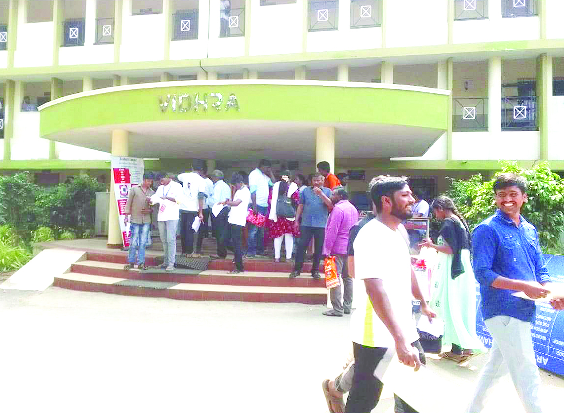 నిరాశ నింపిన జాబ్‌మేళా..!