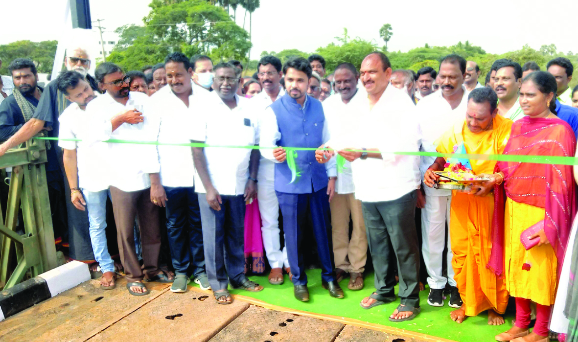 బెయిలీ వంతెన ప్రారంభం