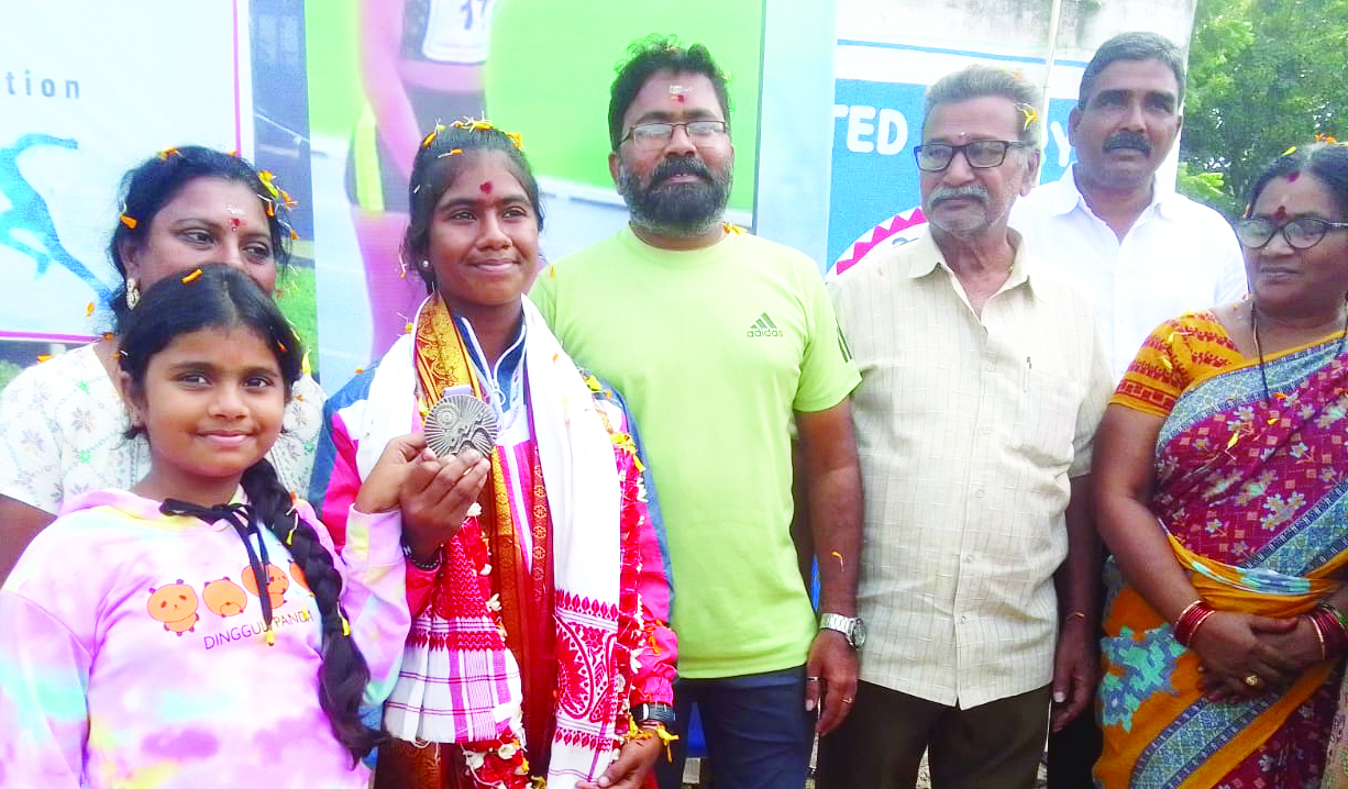 క్రీడాకారిణి మహాశ్రీకి ఘనస్వాగతం