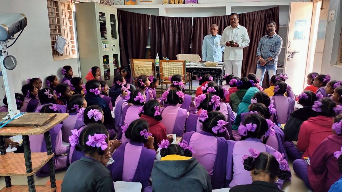  గణితం, సైన్స్‌ టీచర్లను నియమించాలి