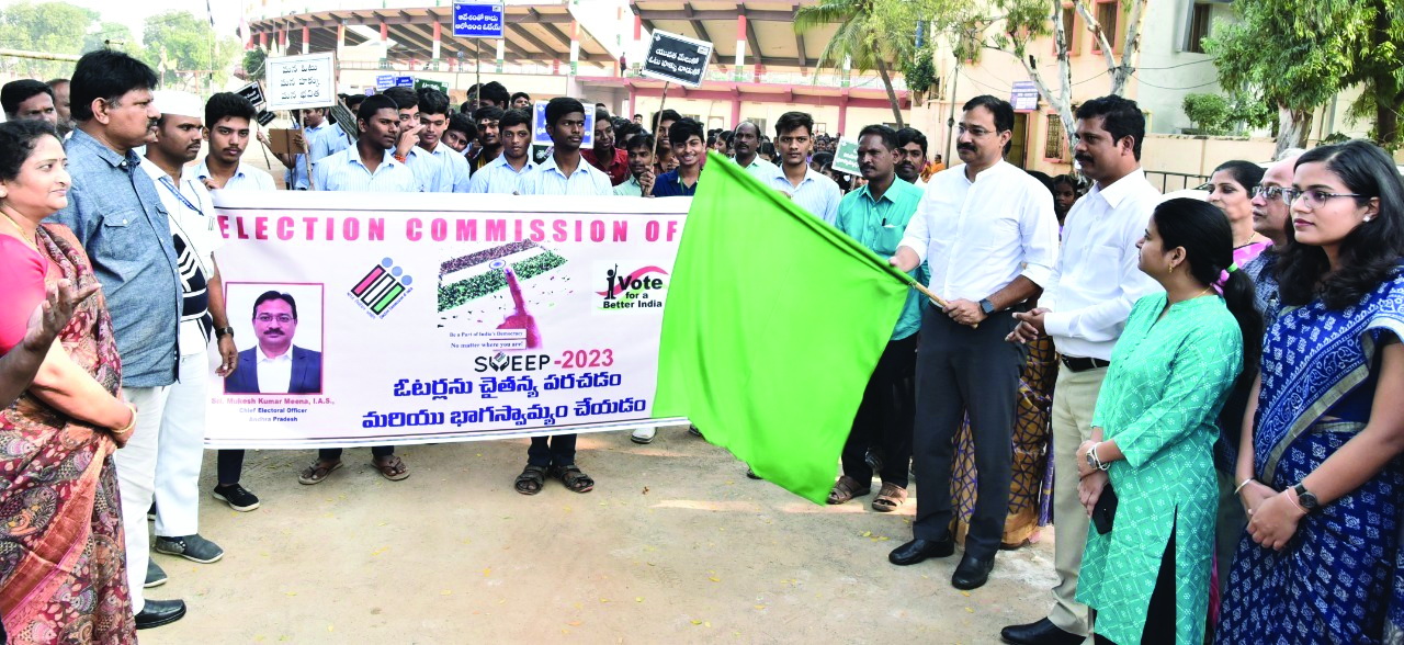 పటిష్టమైన ప్రజాస్వామ్య వ్యవస్థలో ఓటర్ల పాత్ర కీలకం