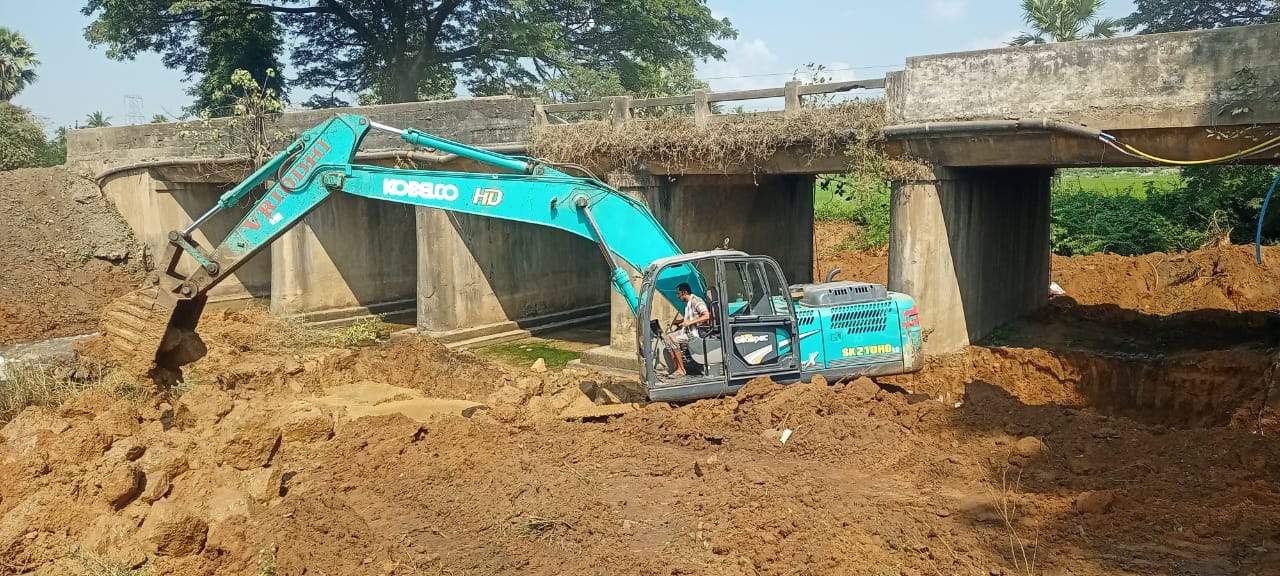 శరవేగంగా తల్లాడ-దేవరపల్లి రోడ్డు పనులు