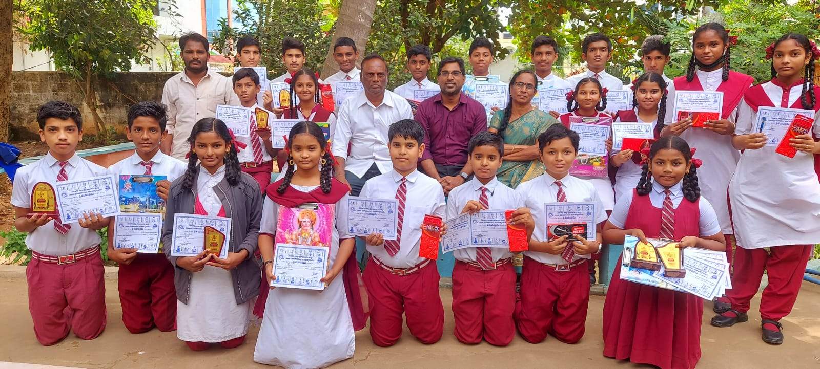 పలు పోటీల్లో 'ప్రతిభ' విద్యార్థులకు బహుమతులు