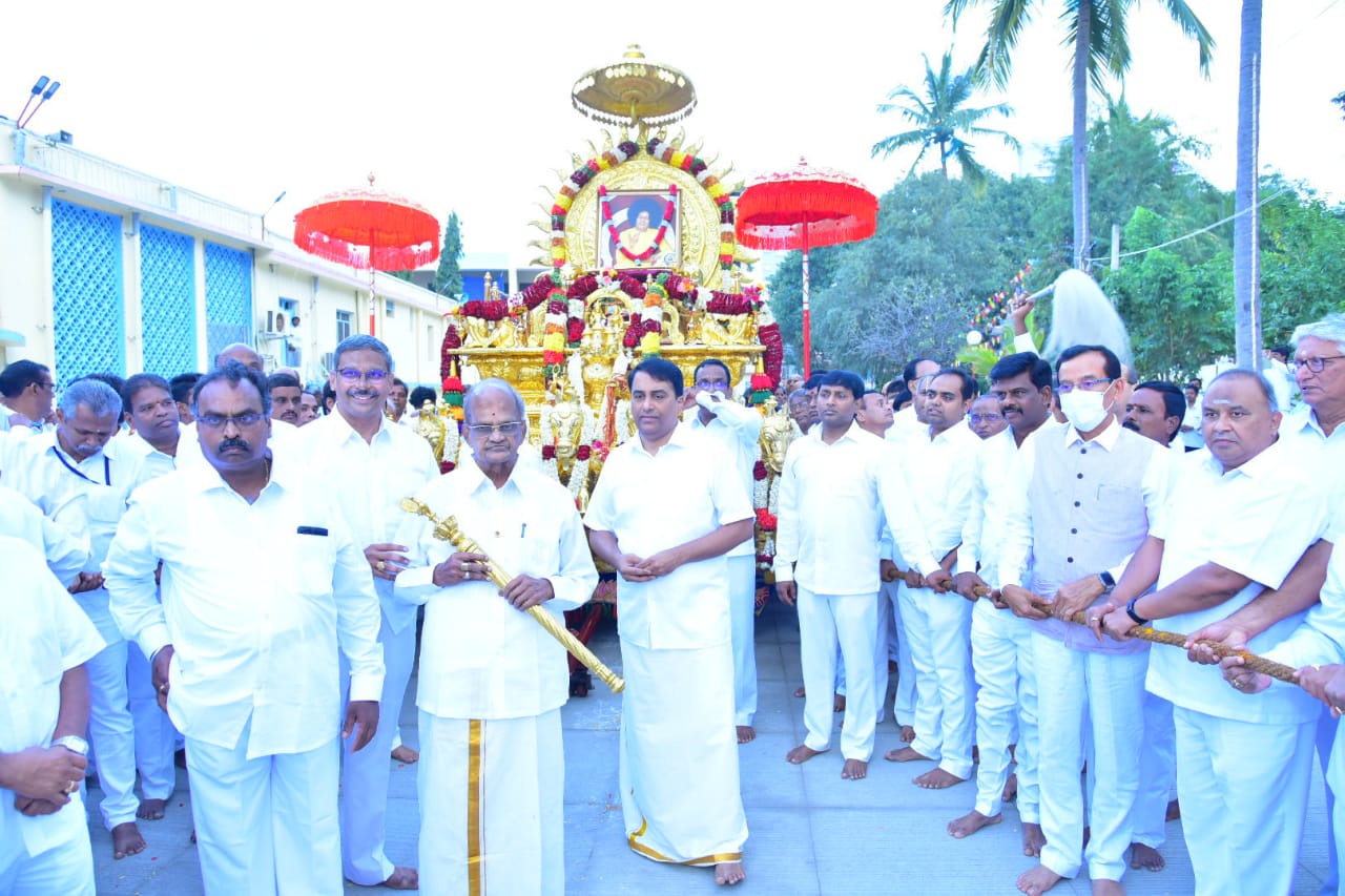 సంబరంగా సత్యసాయి జయంతి వేడుక