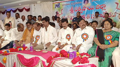  రంగాల్లో రాణించాలి
