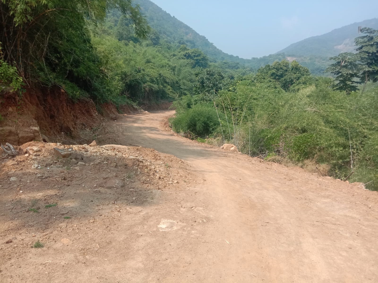  మన్యవాసుల రహదారి కష్టాలకు చెక్‌!