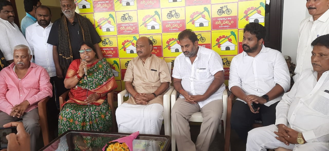  ప్రజా చైతన్యంతో ప్రభుత్వ అరాచకాలకు అడ్డుకట్ట