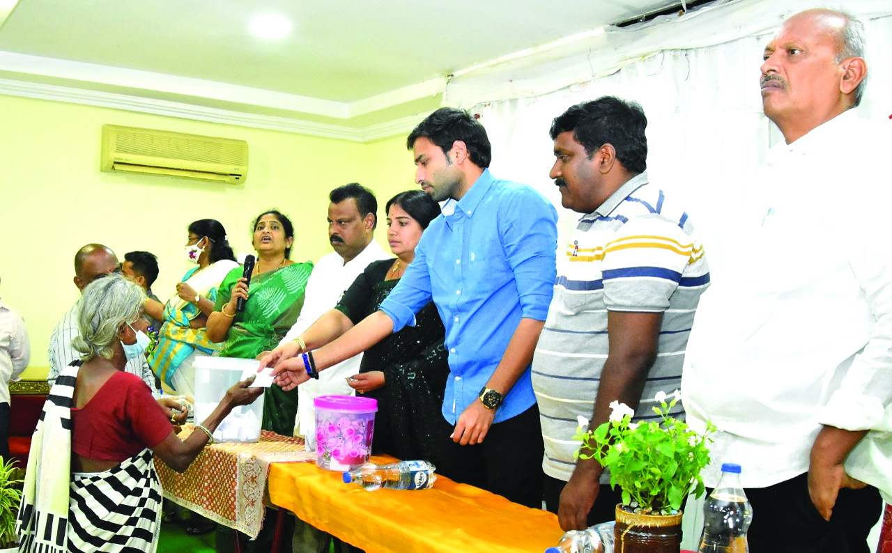 లాటరీ పద్ధతి ద్వారా నిర్వాసితులకు టిడ్కో గృహాల పంపిణీ