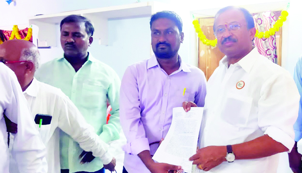 పలు సమస్యలపై కేంద్ర మంత్రికి వినతులు