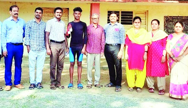 రాష్ట్రస్థాయి అథ్లెటిక్స్‌ పోటీలకు విద్యార్థి ఎంపిక