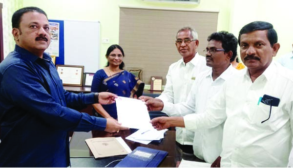 జీవాల పెంపకందారుల సమస్యలపై వినతి