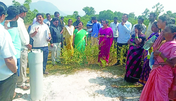 జగనన్న లే అవుట్ల పరిశీలన